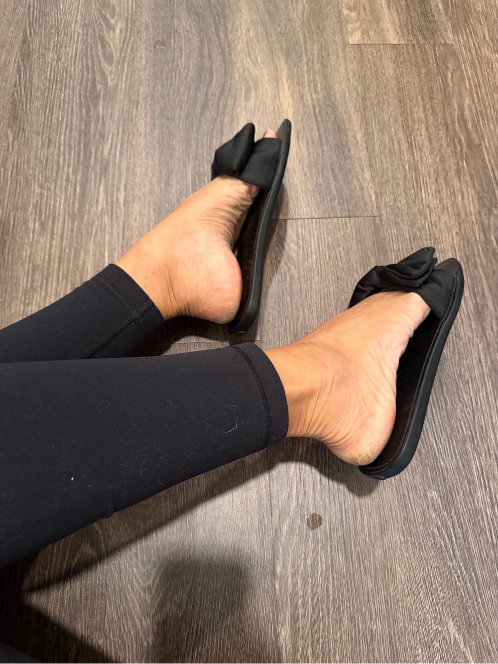 Kate Spade Bikini Black Bow Slide Sandals - like New size 8B Women